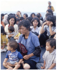 Boat people from Vietnam, who were rescued by the Italian Navy in the 1970s, became refugees in China. 