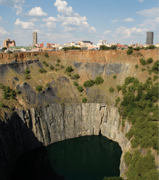 The Northern Cape is famous for the Kimberley diamond mine, where digging started in 1871 and finished in 1914. Today, it’s a crater known as The Big Hole.