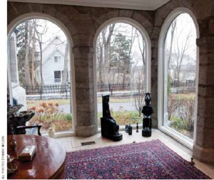 The sunporch/entrance to the residence 