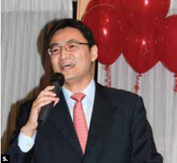 5. The Chinese embassy hosted a Chinese New Year event at the Mandarin Ogilvy restaurant in February. Minister-counsellor Liu Jin spoke. (Photo: Ulle Baum) 