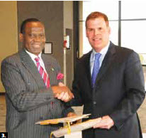 Nigerian Foreign Minister Olugbenga Ashiru signed a binational agreement with his counterpart, Foreign Minister John Baird in Ottawa. (Photo: Manuel Junior De La Cruz) 