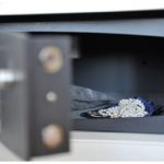 Take photos of the valuable items you put in the hotel safe before you lock it. (Photo: © Berlinfoto | Dreamstime.com)