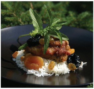 Chicken with Dried Fruit and Spice (Photo: Larry Dickenson)