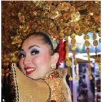 This Indonesian dancer, Azalea Carolina Gunawan, took part in the Travel and Vacation Show. (Photo: Ülle Baum)