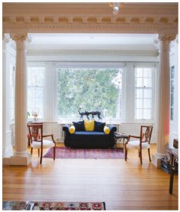 The drawing room features columns as well as this small nook to the side. (Photo: Ashley Fraser)