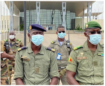Ismaël Wagué, up front at left, is a Malian military officer now serving as the deputy chief of staff of the Malian Air Force. (Photo: Kassim Traoré ( VOA))