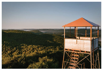 The 18-metre observation tower, with its view of a dozen lakes and surrounding forests, is a highlight of Mont Morissette Regional Park. (Photo: Miriam Baril-Tessier)