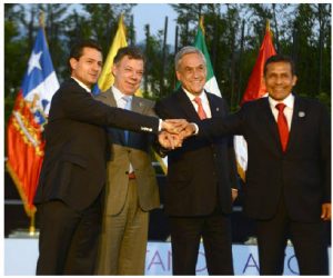 Pacific Alliance leaders haven't met lately because of the pandemic. This meeting took place in 2013. From left, then-Mexican president Enrique Peña Nieto, then-Colombian president Juan Manuel Santos, Chilean President Sebastián Piñera and then-Peruvian president Ollanta Humala. (Photo: B1mbo)