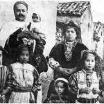 The Algerian government treats the few religious minorities as threats that must not be allowed to “shake the faith of Muslims.’’ This photo depicts a Christian family from Kabylia. (Photo: wiki)