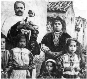 The Algerian government treats the few religious minorities as threats that must not be allowed to “shake the faith of Muslims.’’  This photo depicts a Christian family from Kabylia. (Photo: wiki)