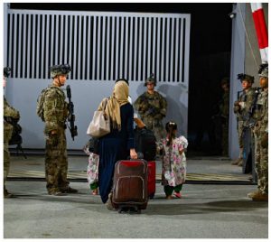 Paratroopers facilitate the safe evacuation of U.S. citizens, special immigrant visa applicants and other at-risk Afghans out of Kabul on Aug. 22, 2021. (Photo: U.S. Central Command Public Affairs)