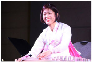 During the 2021 Korean Week in Canada, the Embassy of Korea and the Korean Culture Centre organized an outdoor concert at Lansdowne Casino Lac-Leamy Plaza featuring a string quartet and a traditional Korean musical performance. Here, Hyunyoung Roa Lee plays a gayageum, a Korean zither with 12 strings. (Photo: Ülle Baum) 