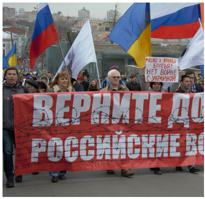 Shown here are Russians demanding their government ”bring Russian troops home” from Ukraine in 2013, before Russia invaded Crimea. (Photo: Dhārmikatva)
