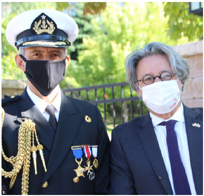 Defence attaché Capt. Juan Soto and Jaime Contreras, former consul general of Chile in Montreal, attended the flag-raising ceremony. (Photo: Ülle Baum) 