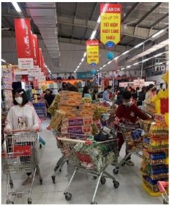 Instant noodles were a big item on the panic-buying list of Vietnamese residents. The country has fared extremely well during the  COVID-19 pandemic, with only 0.3 deaths per million people. (Photo: Mongrangvebet)