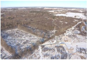 RiverOak, 30 minutes south of Ottawa, offers three kilometres of skating trails through the woods, as well as designated hockey rinks and trails for snowshoeing and hiking. (Photo: courtesy of RiverOak)