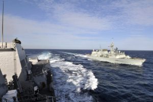 HMCS Winnipeg, shown here alongside the guided-missile destroyer USS Mustin, transited the Taiwan Strait in January of this year, to Beijing’s outrage. (Photo: Mass Communication Specialist 2nd Class Bryan Reckard)