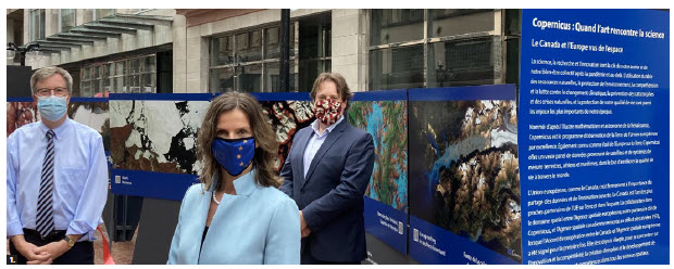 To mark the 45th year of the EU delegation to Canada, the mission presented a photo exhibition featuring 24 satellite images captured by Copernicus Sentinels. It was presented both as a virtual and in situ experience in several Canadian cities, including Ottawa, Toronto, Edmonton, Montreal, Halifax and Vancouver throughout the year. From left: Ottawa Mayor Jim Watson, EU Ambassador Melita Gabric and Kevin McHale, executive director of the Sparks Street Business Improvement Area at the opening of the exhibition on Sparks Street. The exhibition stays open until September. (Photo: Ülle Baum) 